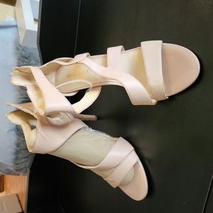 Nine West neutral beige / flesh heel sandals Sz 9 NWT
